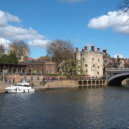 5 - Ukc3182 * York